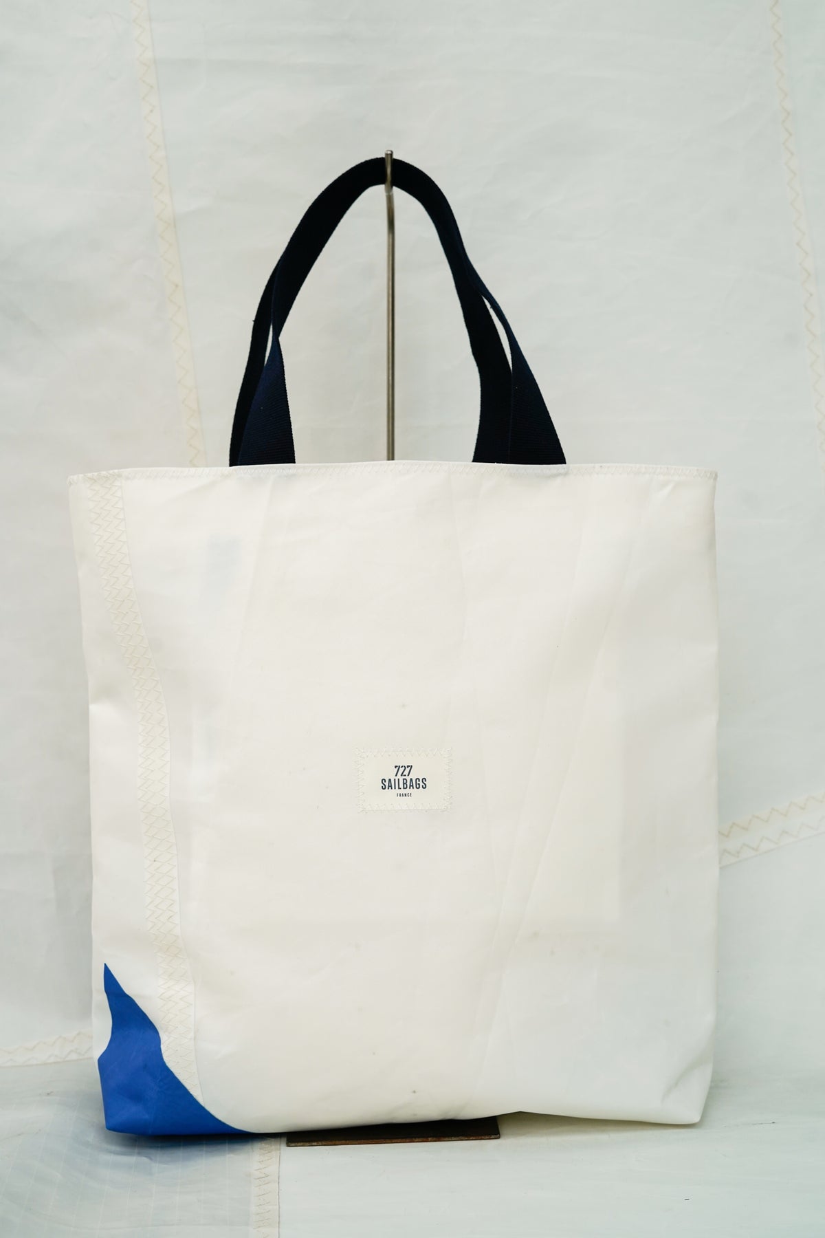 Gwen Native - Blanc et bleu