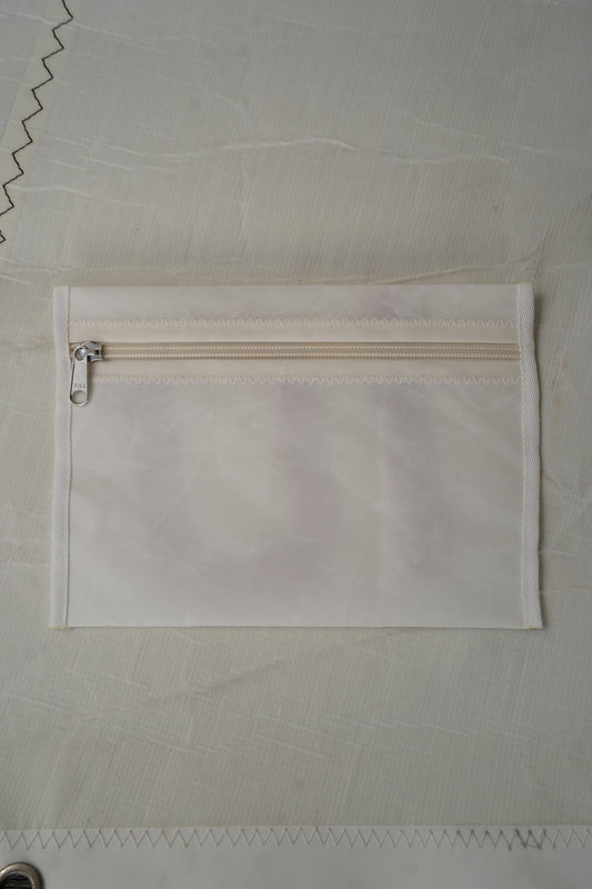 Pochette zippée 10 rouge avec biais