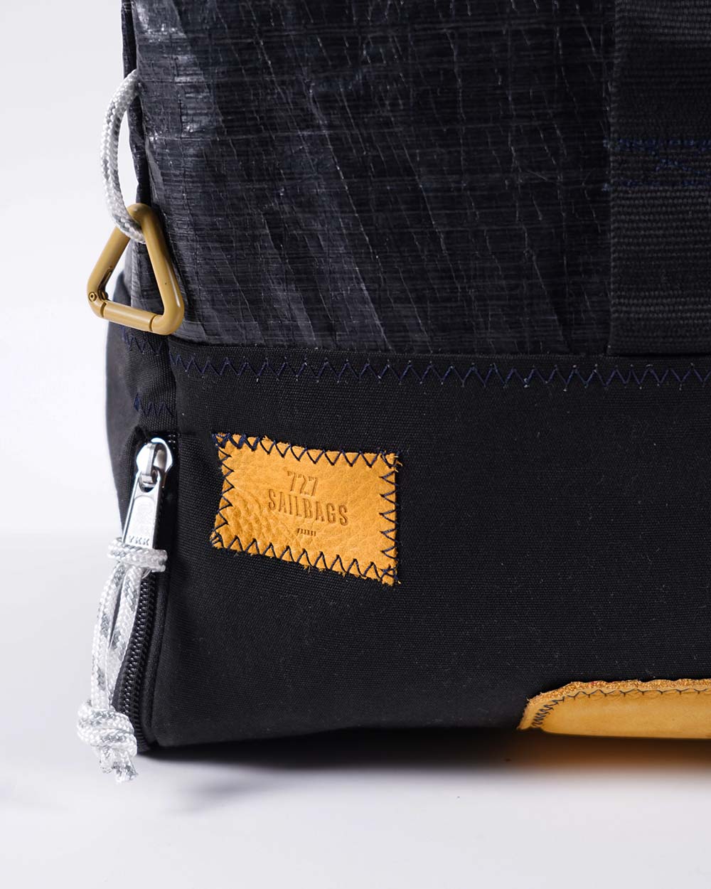 Sac à dos Dinghy · Noir et cuir moutarde