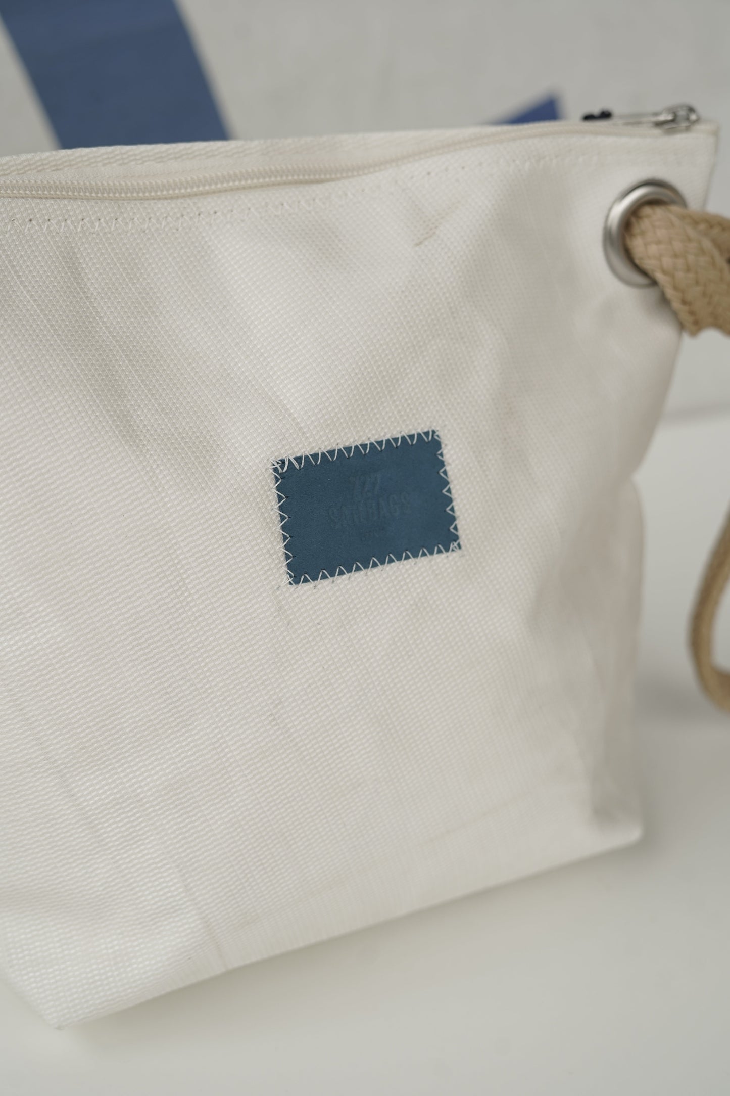 Pochette Midinette numéro 8 cuir bleu