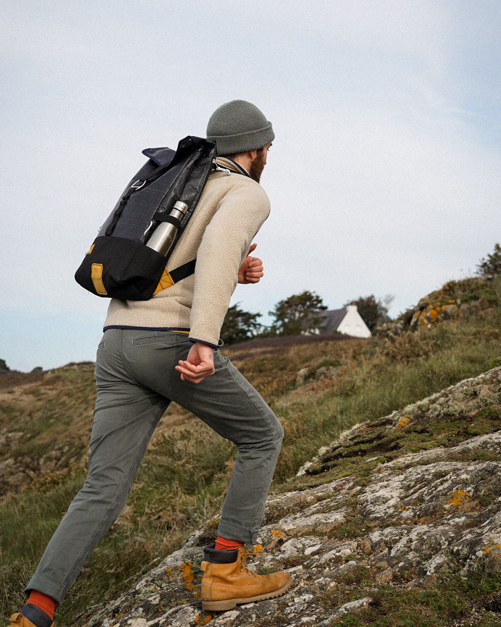 Sac à dos Dinghy · Noir et cuir moutarde
