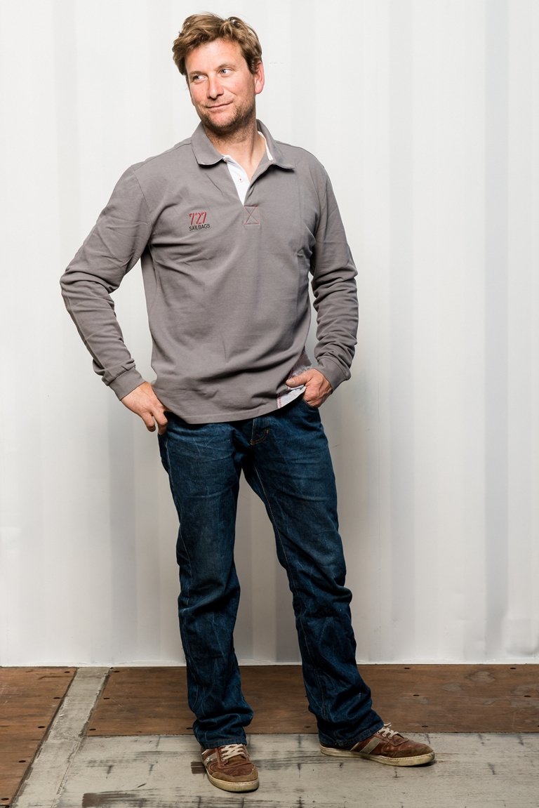 Polo gris chiffre rouge