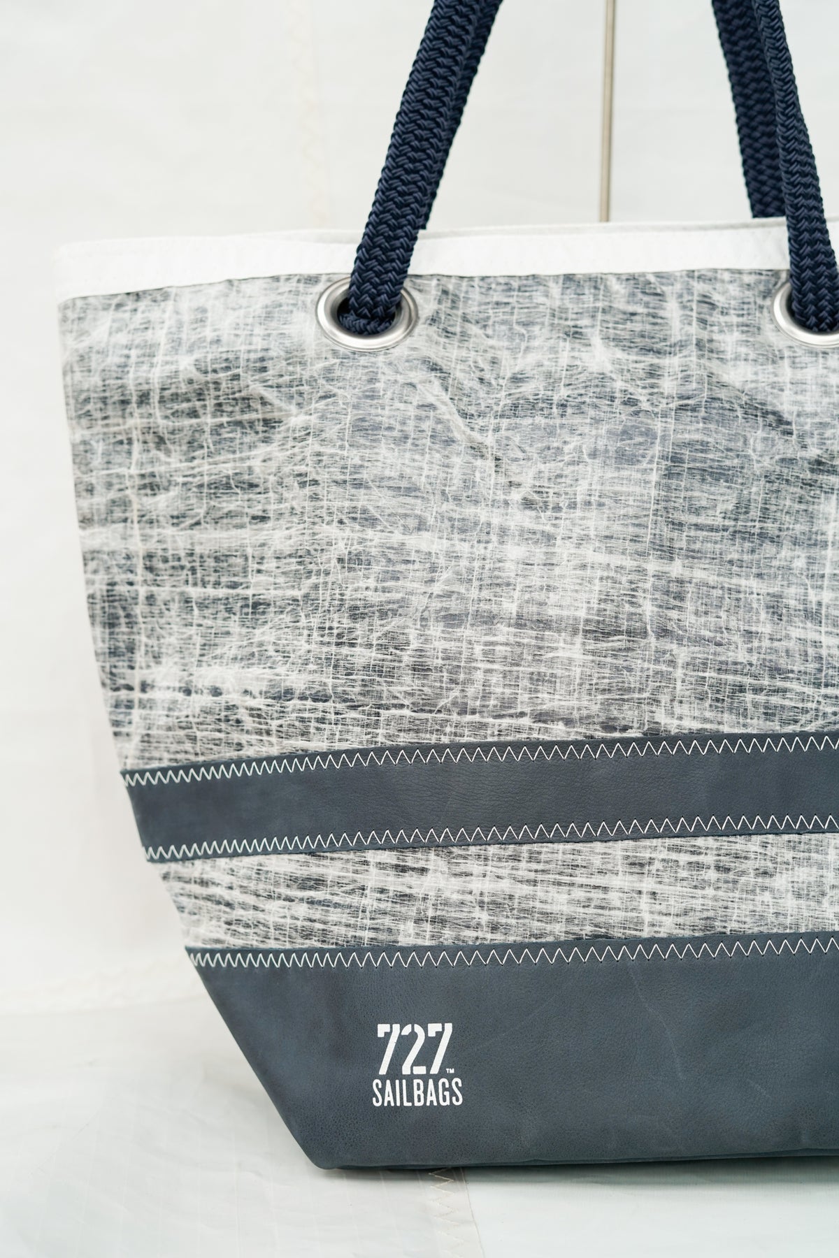 Sac cabas Sam - Base cuir gris et voile technique