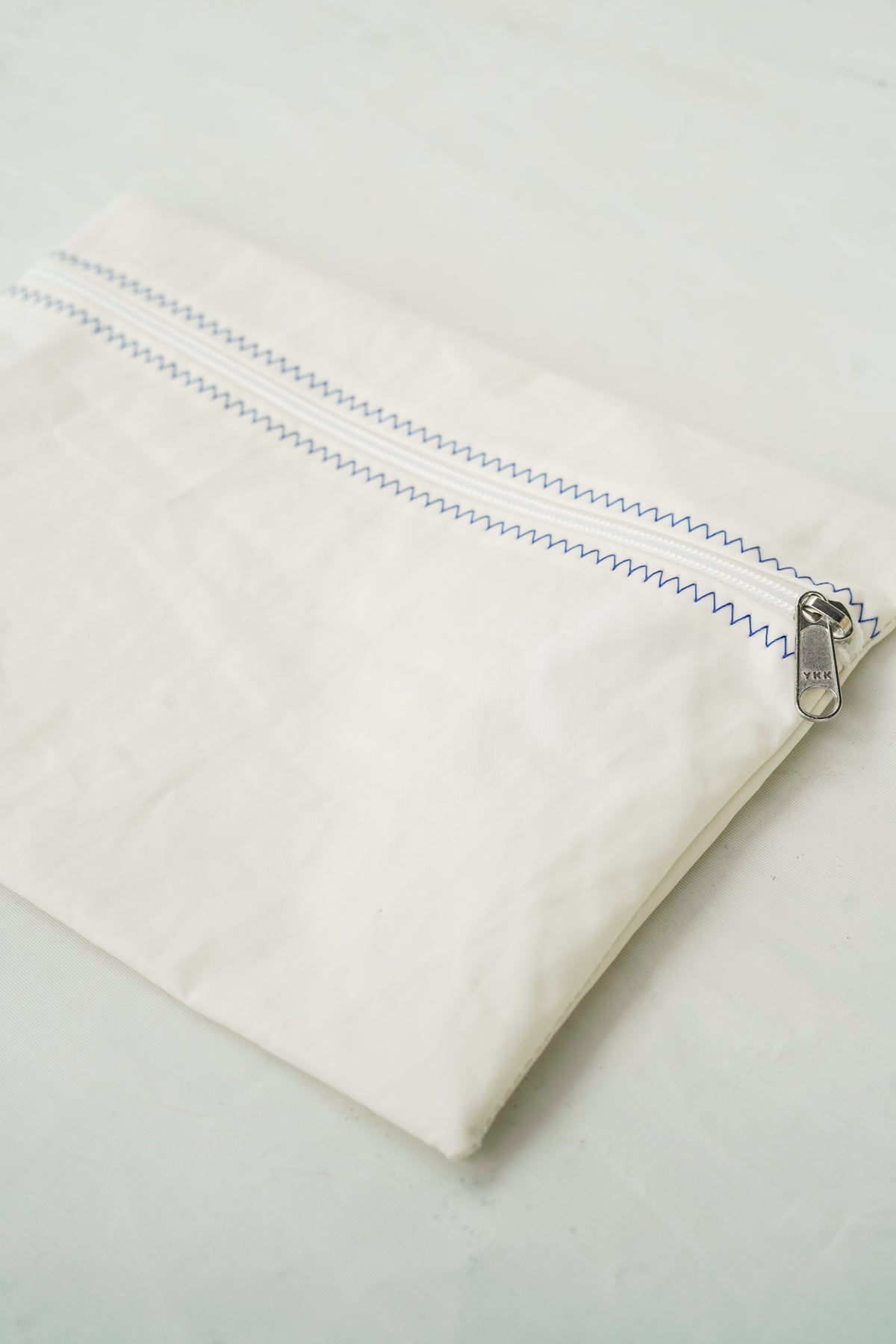 Grande pochette zippée blanche