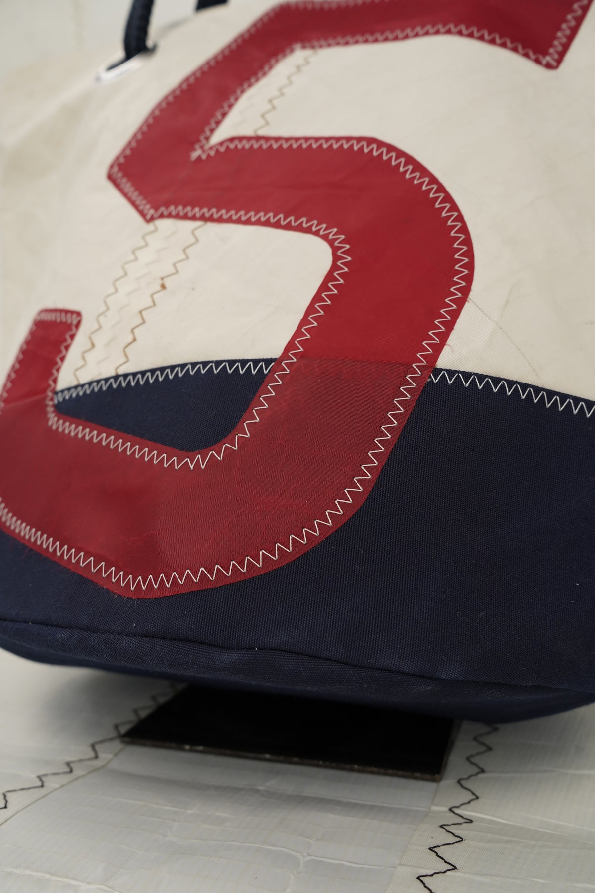 Sac à main Sandy · Navy rouge