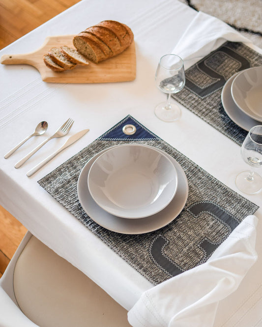 Set de table gris et bleu marine 3