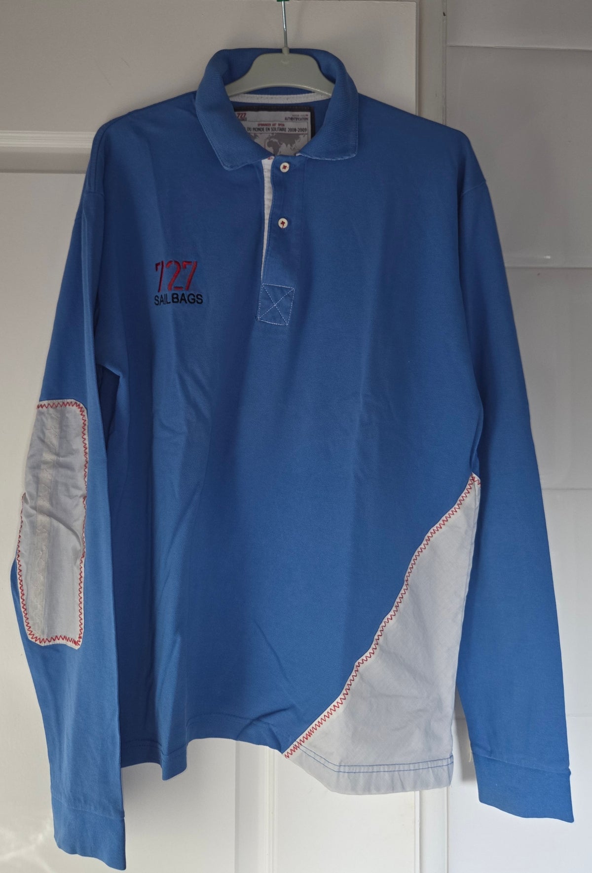 Polo bleu chiffre noir