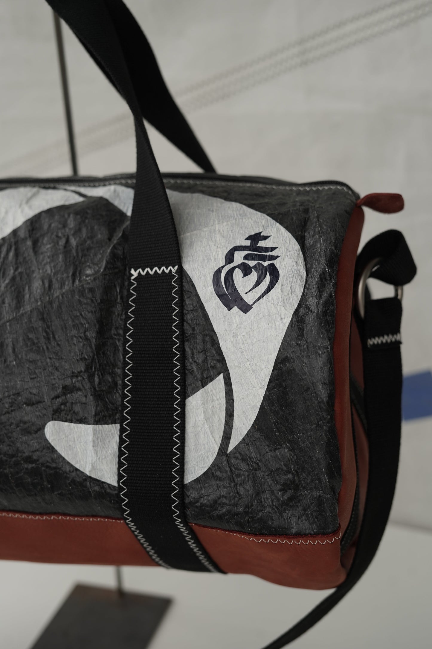 Sac polochon Vendée globe 2020  · 3Di noir et cuir brique