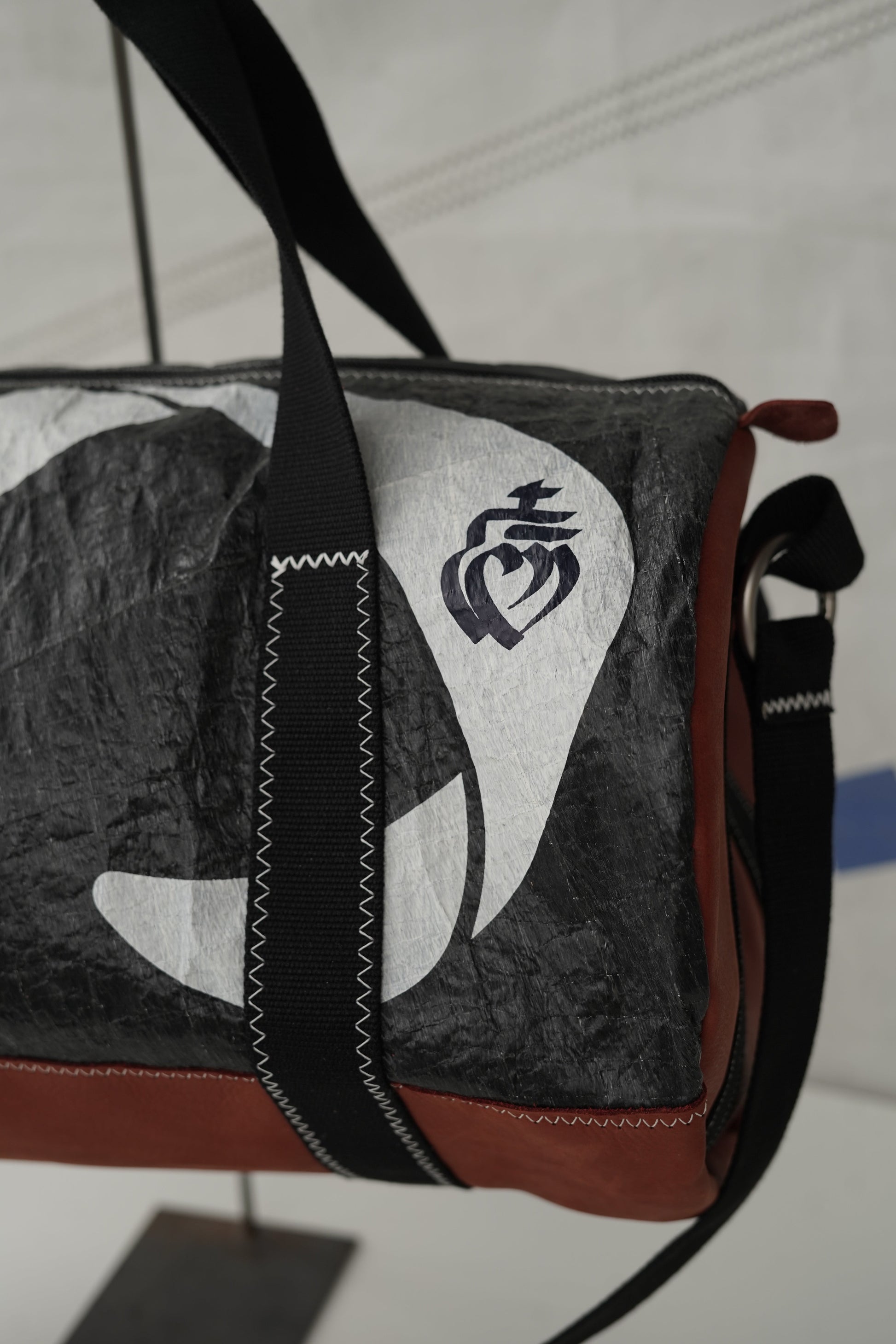 Sac polochon Vendée globe 2020  · 3Di noir et cuir brique