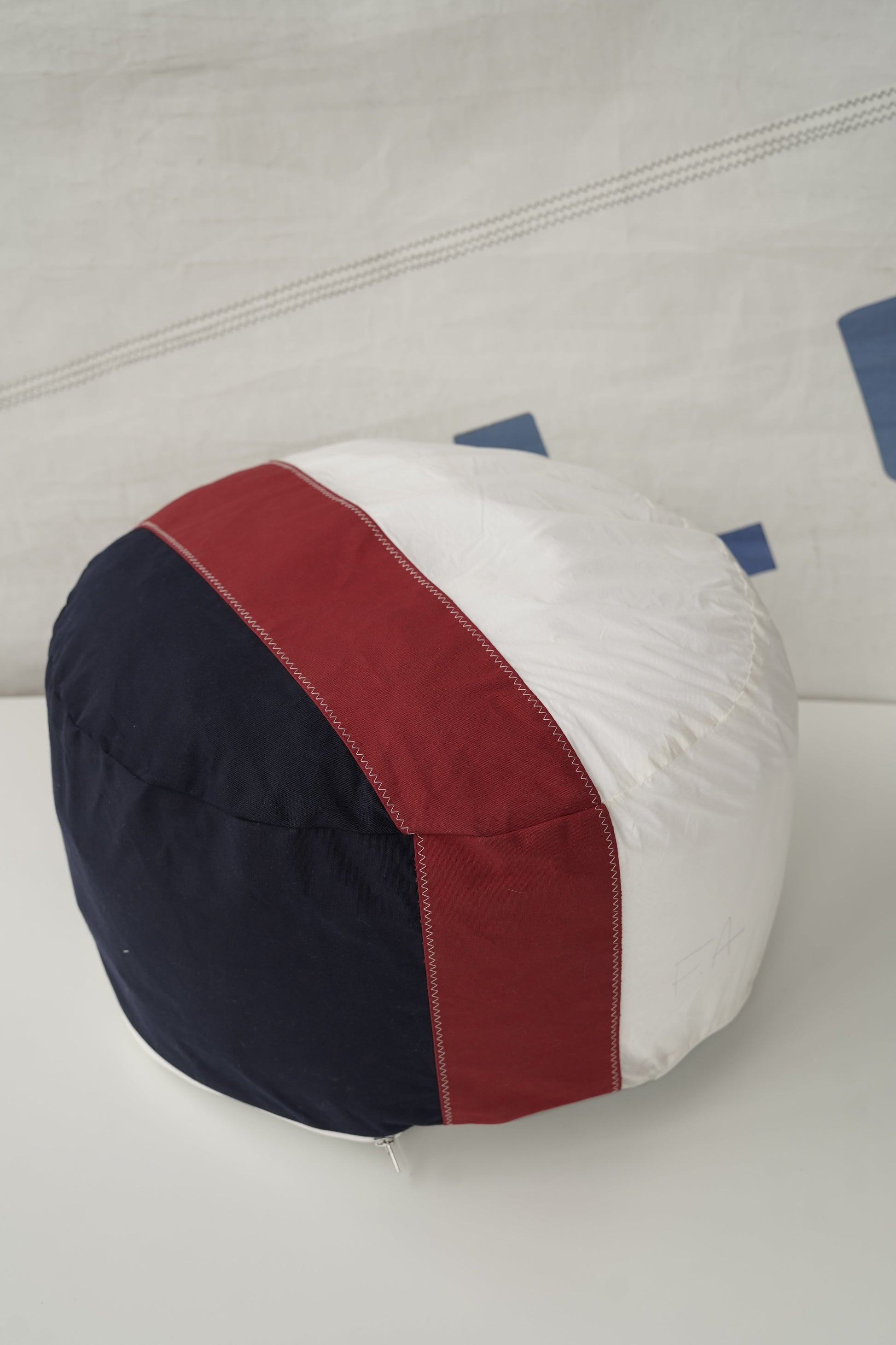 Pouf solo · Bleu, blanc, rouge