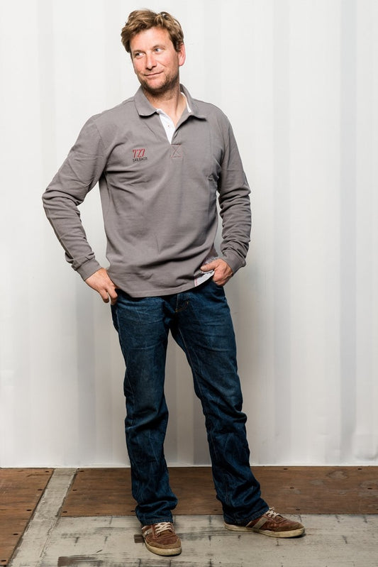 Polo gris chiffre rouge